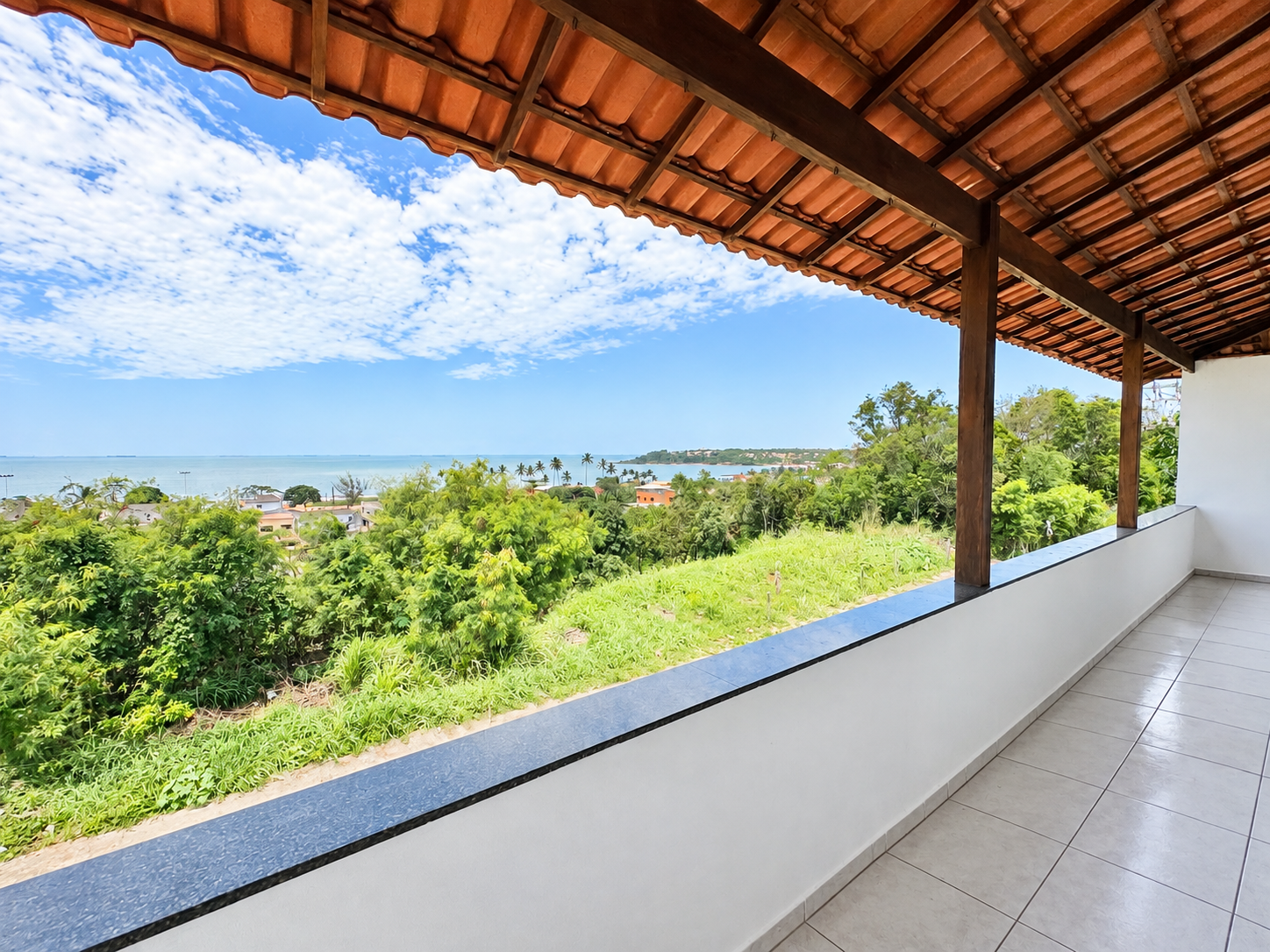 CASA 3 QUARTOS COM VISTA PARA MAR